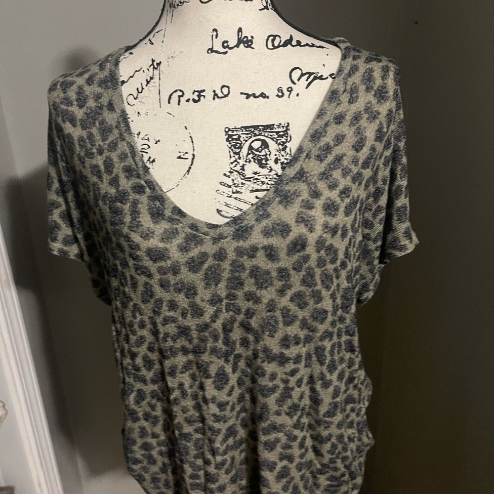 Express Leopard print top size l
